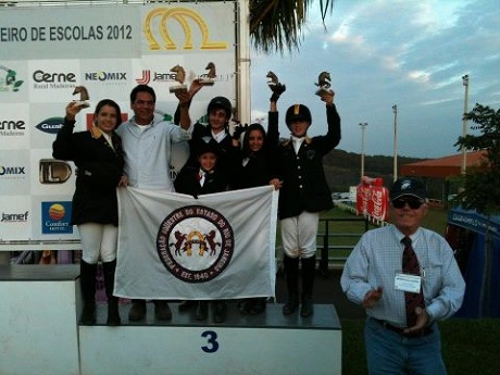 Equipe FEERJ � bronze no Campeonato Brasileiro de Escolas, na categoria Preparat�ria