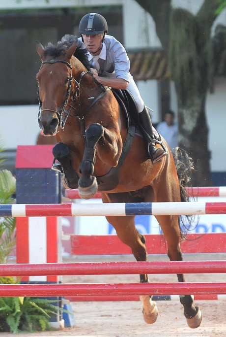 ESTADUAL DE SALTOS COME�A NESTA SEXTA NA H�PICA